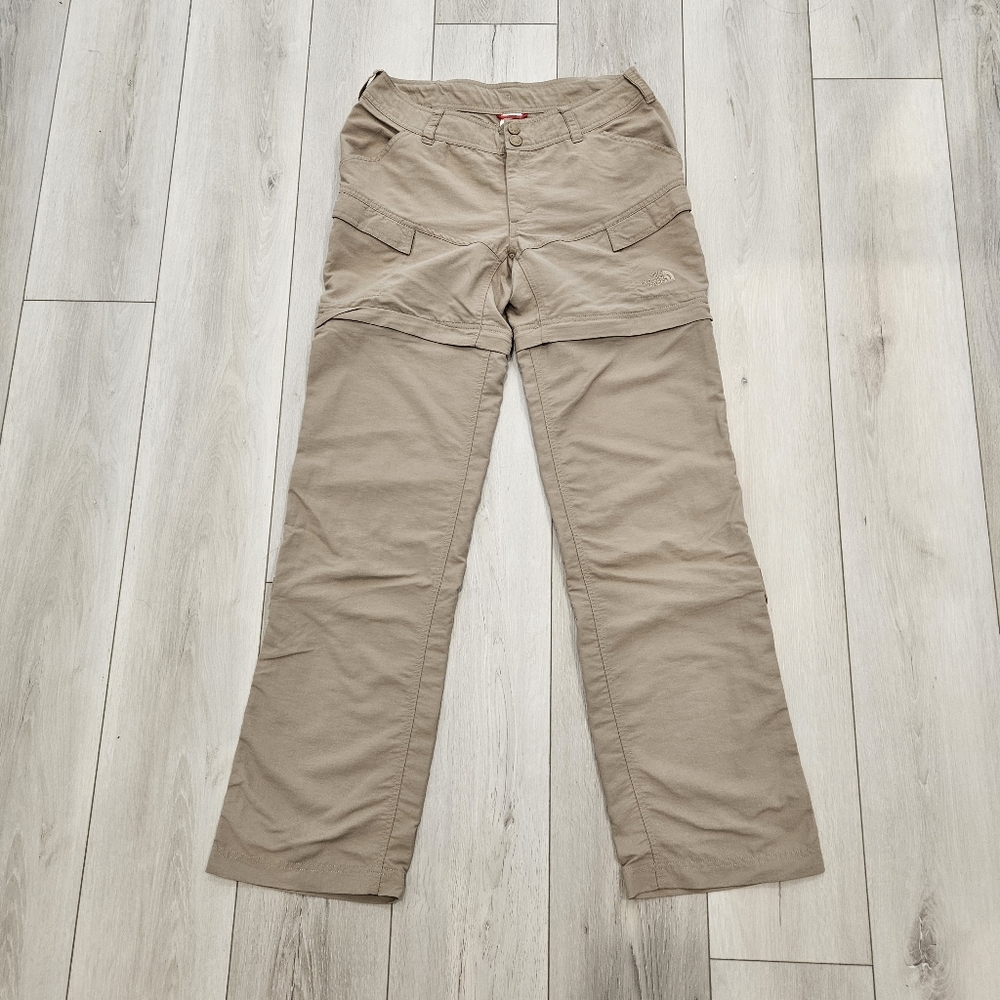 Women's North Face hiking pants, shorts, size 8.